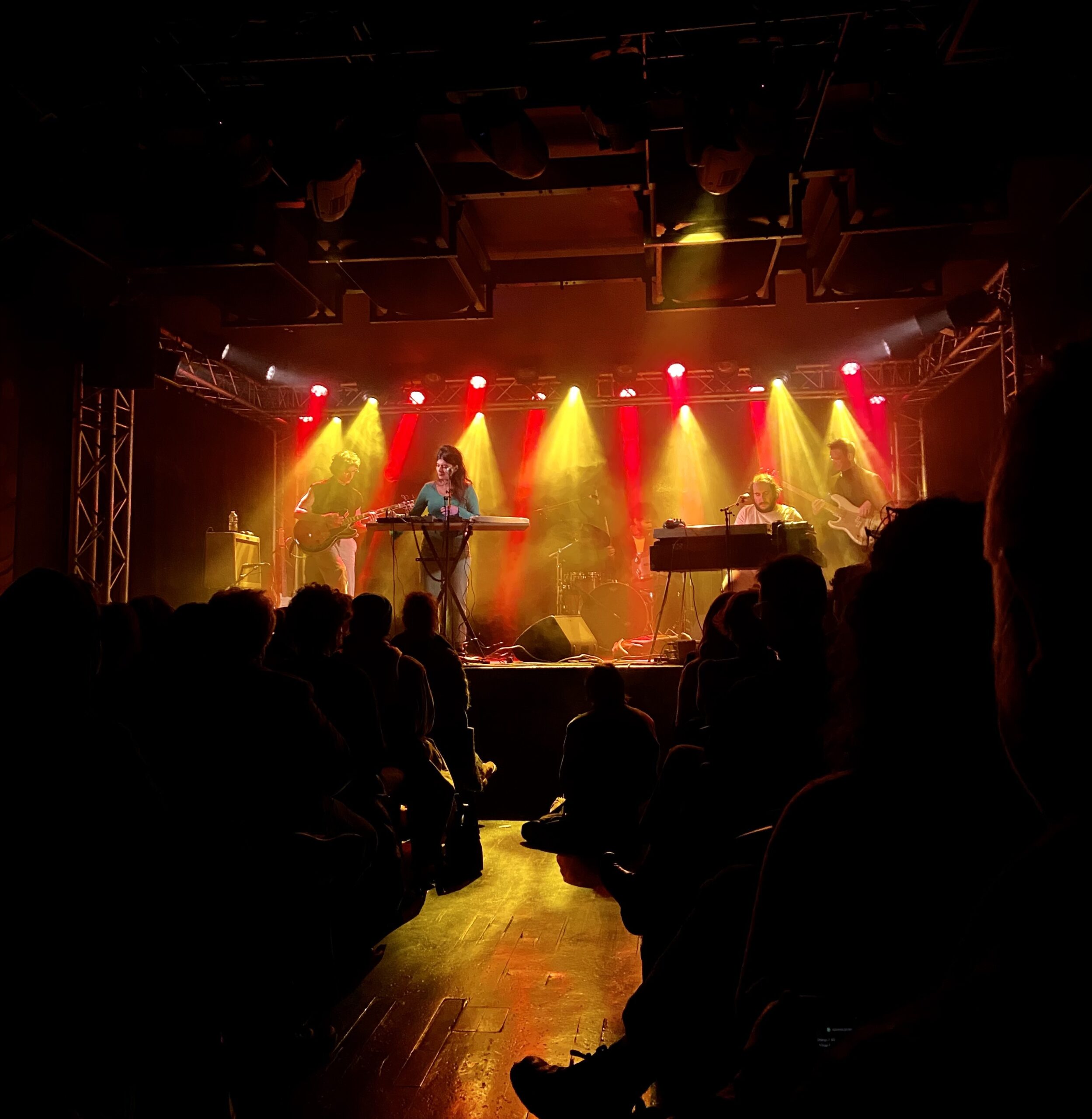 Pearl & the Oysters et la Boule Noire résistent à l’envahisseur